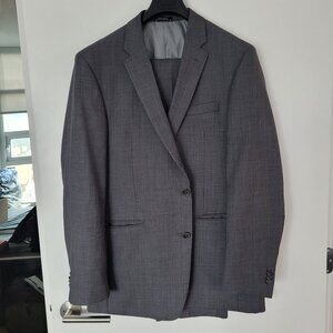 Classic two-button 100% wool gray suit - excellent condition